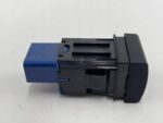 RAV4 V PRZYCISK PRZEŁĄCZNIK OTWIERANIA ELEKTRYCZNEJ KLAPY BAGAŻ 84966-42010 - obrazek 2