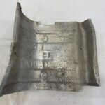 COROLLA E21 KOMBI OSŁONA TERMICZNA RURY WYDECHOWEJ TŁUMIKA KOŃCOWEGO C3