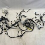 YARIS CROSS HYBRYDA WIĄZKA INSTALACJA POD DESKĘ KONSOLE PDC FULL LED