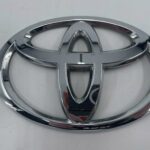 TOYOTA NAPIS LOGO EMBLEMAT ZNACZEK