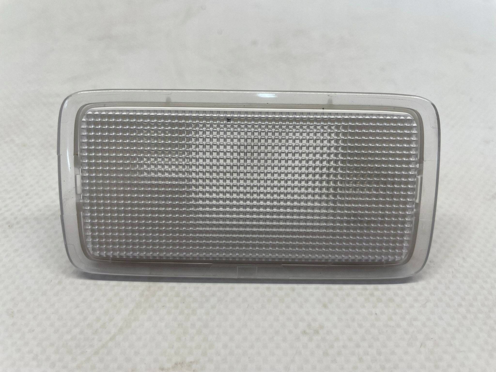 allegro-e749a3b5b1fd4b148e242304 COROLLA E21 LAMPKA OŚWIETLENIA WNĘTRZA OPRAWKA POD SŁONECZNIKIEM - obrazek 1