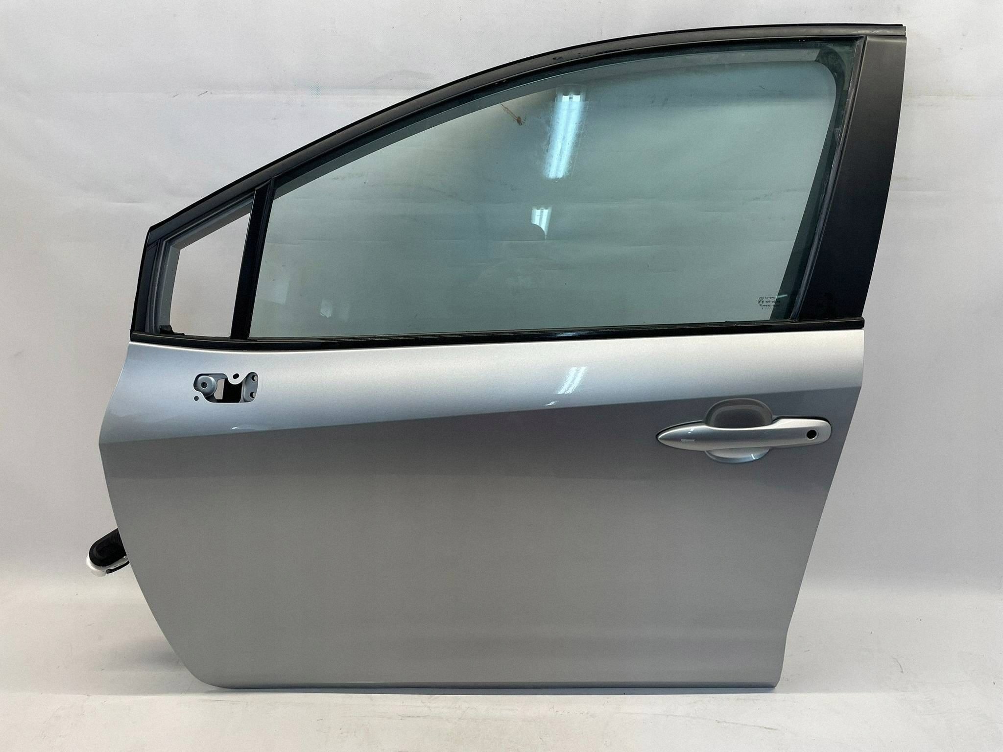 allegro-046c46a229c5e0609e7f3c93 COROLLA E21 SEDAN KOMBI HB DRZWI PRZEDNIE LEWE LEWY PRZÓD KOMPLET 1L0 - obrazek 1
