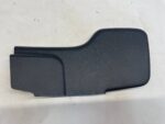 YARIS CROSS OSŁONA TUNELU ŚRODKOWEGO PODŁOKIETNIKA PRAWA 58911-K0020