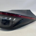 YARIS CROSS LAMPA TYLNA PRAWA PRAWY TYŁ KOMPLETNA LED