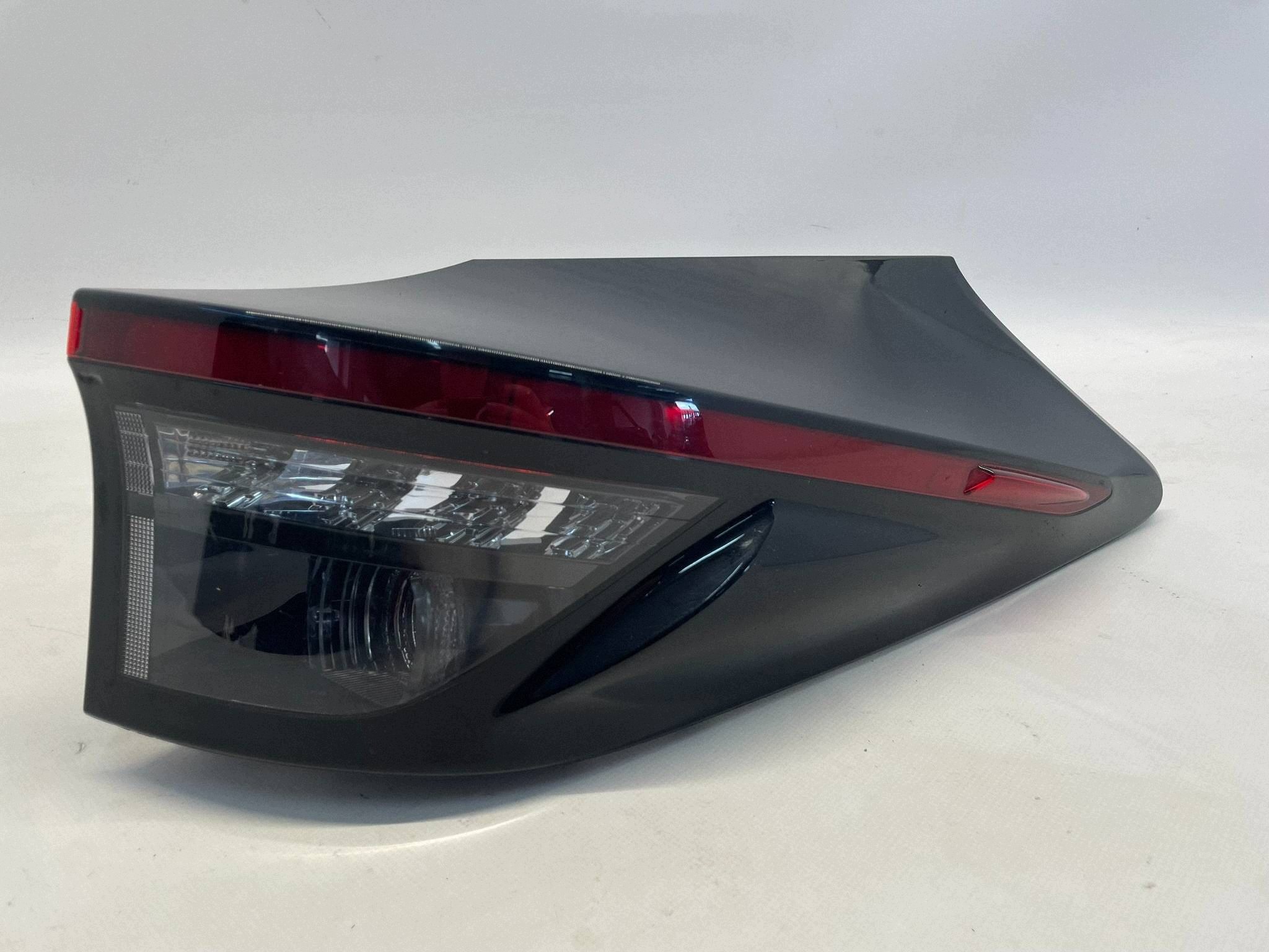 allegro-2f5dacb812f3f978b4144a57 YARIS CROSS LAMPA TYLNA PRAWA PRAWY TYŁ KOMPLETNA LED - obrazek 1