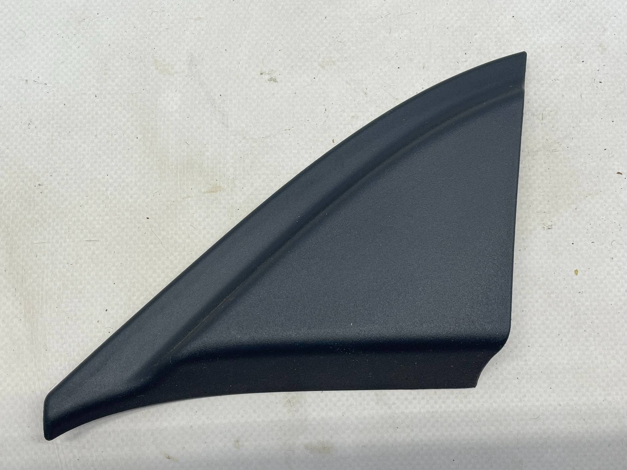 allegro-327e1513fe9f25c9576be4d4 YARIS CROSS OSŁONA TRÓJKĄT WEWNĘTRZNY DRZWI PRZENICH LEWYCH LEWY PRZÓD - obrazek 1
