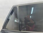 COROLLA E21 KOMBI DRZWI TYLNE PRAWE PRAWY TYŁ KOMPLETNE 209 RYSKI - obrazek 2