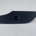 RAV4 V PRZYCISK PRZEŁĄCZNIK OTWIERANIA SZYBY TYLNY LEWY TYŁ 74272-42110