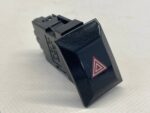 COROLLA E21 PRZYCISK PRZEŁĄCZNIK ŚWIATEŁ AWARYJNYCH 84332-02400