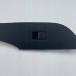 RAV4 V PRZEŁĄCZNIK PRZYCISK OTWIERANIA SZYBY PRAWY PRZÓD PRZEDN 74231-42340
