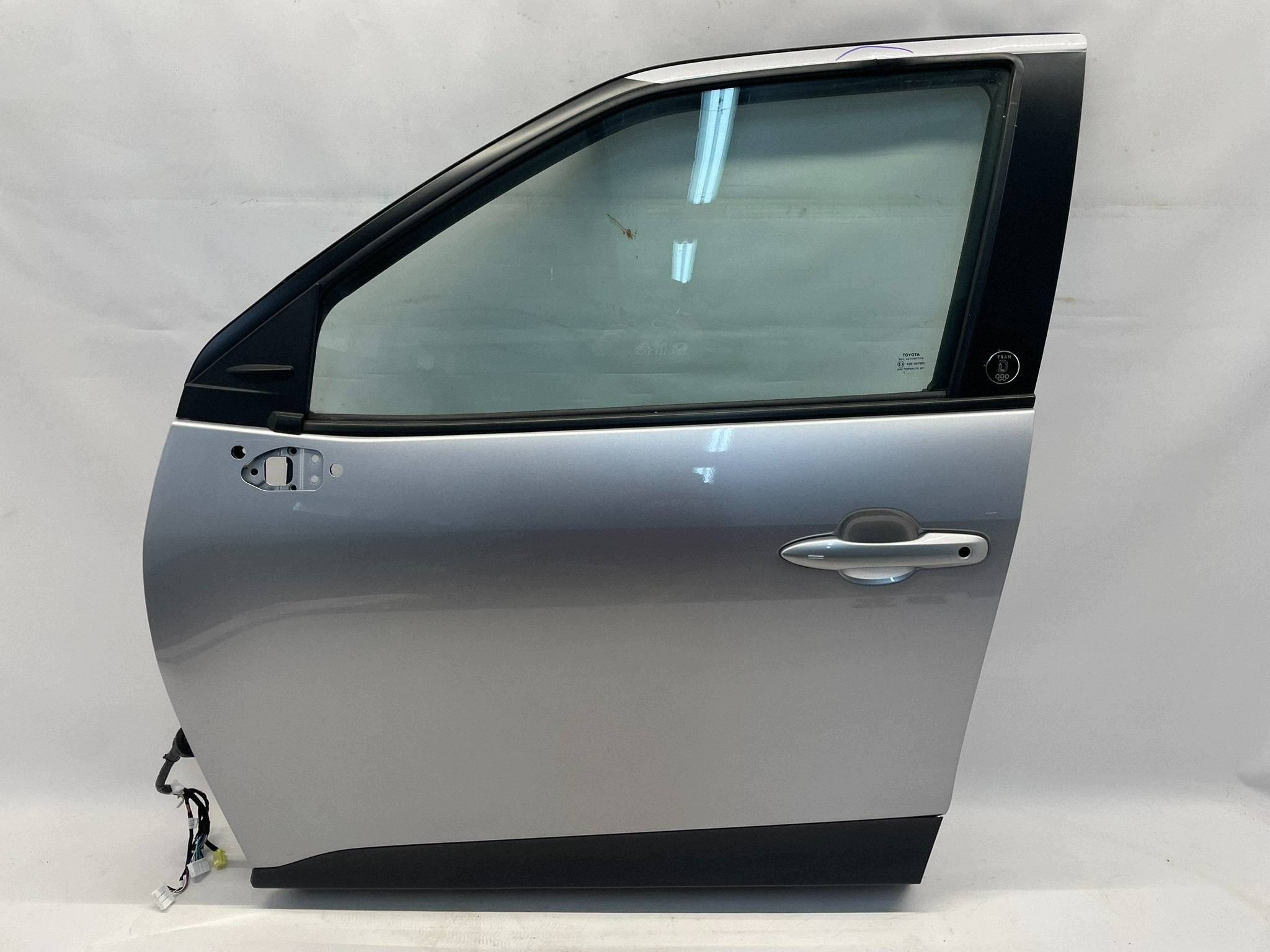 allegro-5b362b414a5f1fab13aa7edb YARIS CROSS DRZWI PRZEDNIE LEWE LEWY PRZÓD KOMPLETNE Z LISTWĄ 1L0 USZKODZEN - obrazek 1