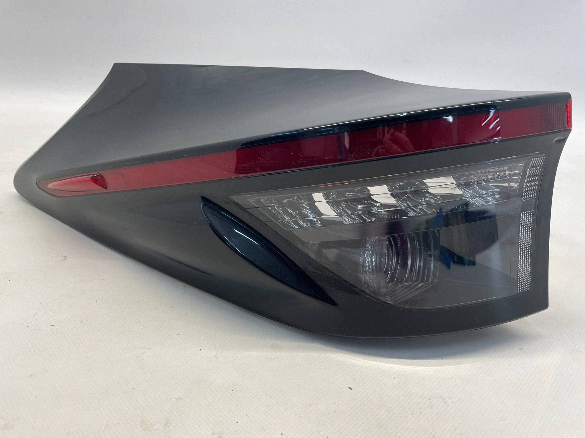 allegro-5d9a9671a45e21aaec481f0c YARIS CROSS LAMPA TYLNA LEWA LEWY TYŁ KOMPLETNA LED - obrazek 1
