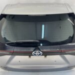 YARIS CROSS KLAPA TYLNA POKRYWA BAGAŻNIKA KOMPLETNA MANUALNA 1L0