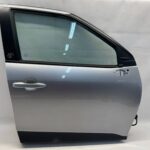 YARIS CROSS DRZWI PRZEDNIE PRAWE PRAWY PRZÓD KOMPLETNE 1L0