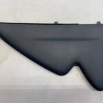 YARIS IV CROSS OSŁONA BOCZNA DESKI ROZDZIELCZEJ KONSOLI LEWA 55317-K0030