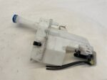 YARIS CROSS YARIS IV MAZDA 2 ZBIORNICZEK SPRYSKIWACZY POMPKA KOMPLET