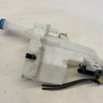 YARIS CROSS YARIS IV MAZDA 2 ZBIORNICZEK SPRYSKIWACZY POMPKA KOMPLET