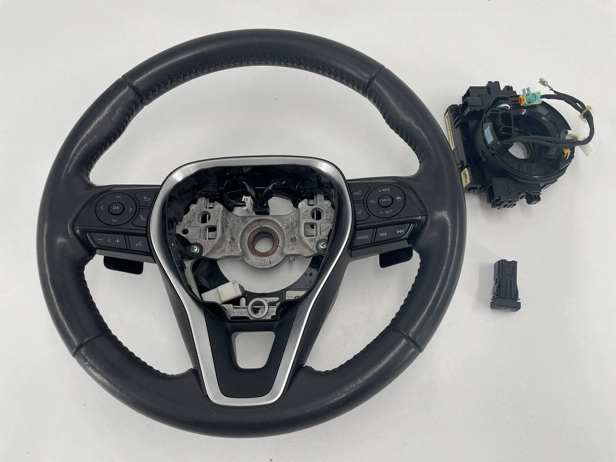 allegro-a50712636bf3e881b1a75835 RAV4 V SKÓRZANA KIEROWNICA GRZANA TAŚMA PRZYCISK KOMPLET - obrazek 1