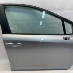 COROLLA E21 SEDAN KOMBI HB DRZWI PRZEDNIE PRAWE PRAWY PRZÓD KOMPLET 1L0