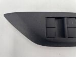YARIS CROSS PRZYCISK PRZEŁĄCZNIK PRZEDNI LEWY PRZÓD 84040-02550 - obrazek 2