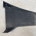 COROLLA E21 KOMBI CHLAPACZ NADKOLE TYLNE LEWY TYŁ PLASTIK 52592-02370