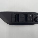 YARIS CROSS PRZYCISK PRZEŁĄCZNIK PRZEDNI LEWY PRZÓD 84040-02550