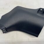 YARIS CROSS OSŁONA LISTWA SŁUPKA PROGOWA PROGU PRAWA PRAWY PRZÓD 62111K0030